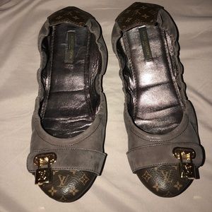 LOUIS VUITTON Monogram Ballerina Flats